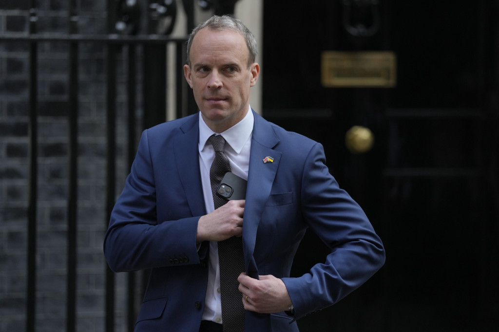 Britanski ministar tražio od premijera da pokrene istragu protiv njega: Objavljen sadržaj pisma koje mu je uputio (FOTO)