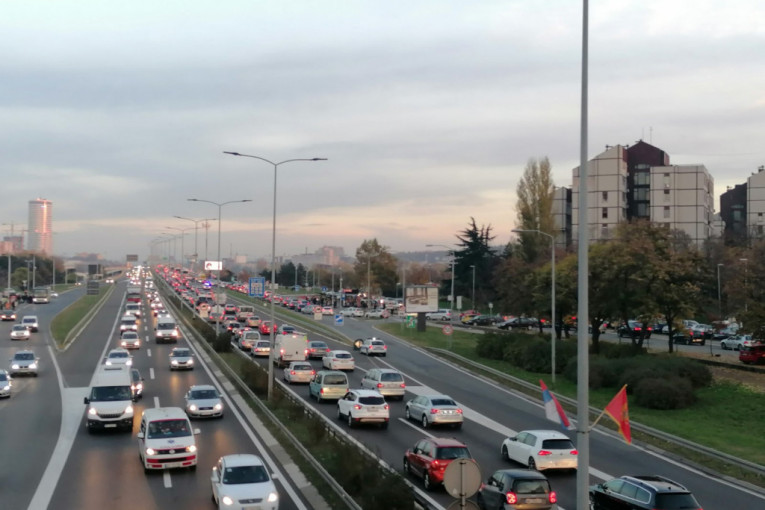 "Krkljanac" u čitavom Beogradu! Automobili "mile", imajte strpljenja (FOTO/VIDEO)