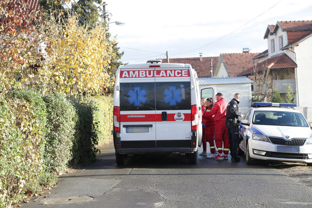Drama u Batajnici: Muškarac pao sa velike visine, sa teškim povredama hitno prevezen u KBC Zemun
