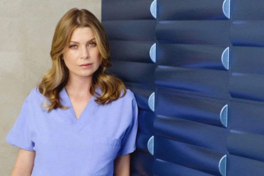 Elen Pompeo otkrila šokantan razlog zbog kog je morala da nosi majice ispod uniforme u "Uvodu u anatomiju" (FOTO)