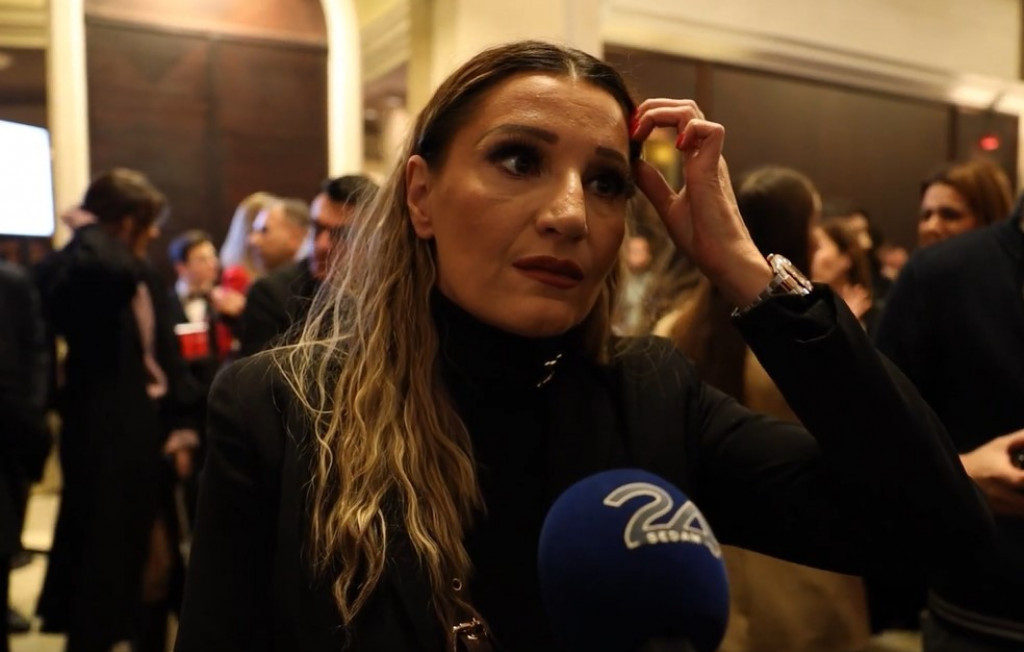 Preminula rođena sestra Mire Škorić: Ovako je pevačica govorila o njoj