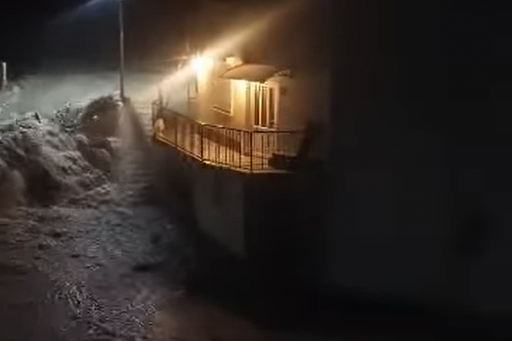Nevreme u Herceg Novom napravilo potop: Objekti poplavljeni, ulicama tekle bujice (VIDEO)