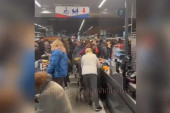 U Hersonu otvoren supermarket: Grad i dalje bez struje, vode i grejanja (VIDEO)