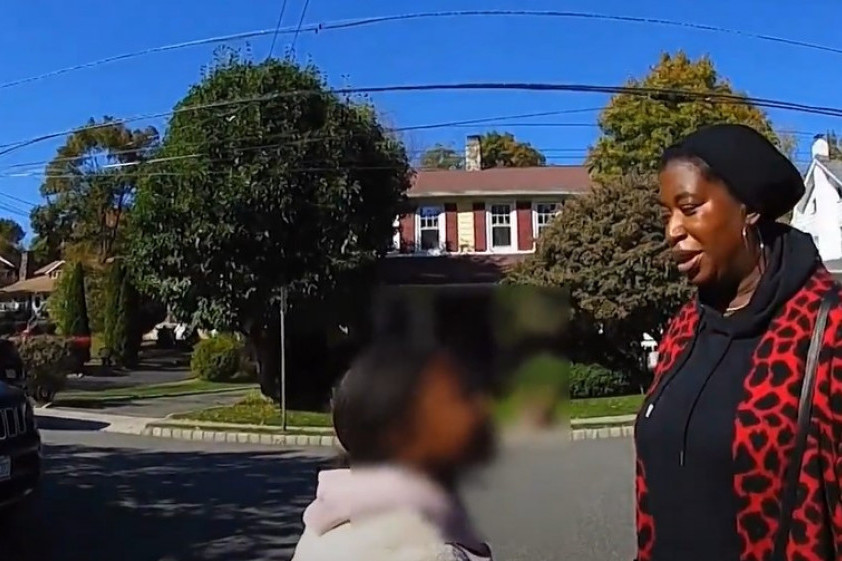 Muškarac devojčicu (9) prijavio policiji iz jednog neverovatnog razloga! Majka tvrdi: Ovo je rasizam! (VIDEO)