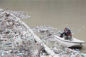 Počela akcija čišćenja nagomilanog otpada na Limu: Lančanice zaustavile preko deset hiljada kubika smeća kod Priboja
