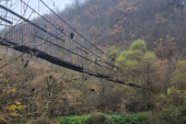 Omladina se takmiči u izazovima, a svaki korak je koban: Nakon stravične tragedije naloženo rušenje mosta preko Zapadne Morave u Ovčar Banji