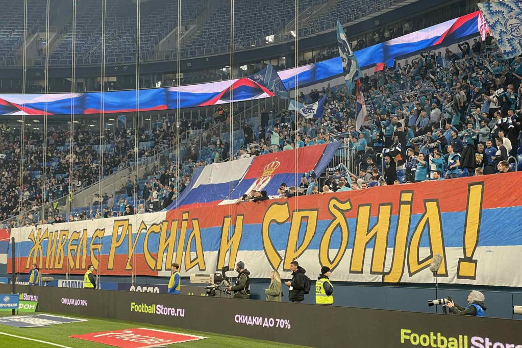 Navijači Zenita pevali "Kosovo je srce Srbije" i istakli ogroman transparent: "Živele Rusija i Srbija" (FOTO/VIDEO)