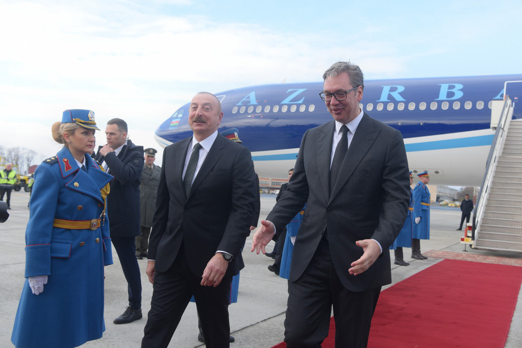 Vučić dočekao Alijeva: Poseta predsednika Azerbejdžana otvoriće novu stranicu u saradnji dveju zemalja