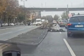 Karambol na Sajmu: Pijani vozač "smarta" razvalio 30 metara ograde!? (VIDEO)
