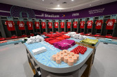 Ćirilične pločice sa imenima na "Lusailu", crveni dresovi spremni za megdan: Svlačionica "orlova" pred Brazil izgleda baš moćno! (FOTO)