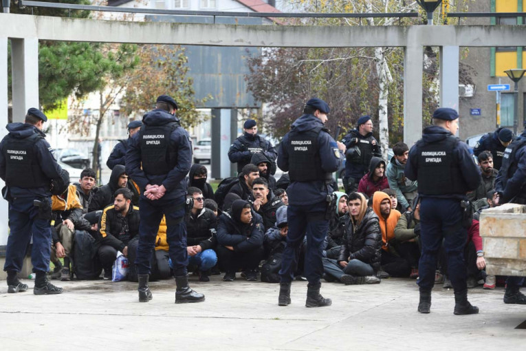 Policijska akcija privođenja migranata i u Beogradu: Zaplenjeno i oružje (FOTO/VIDEO)