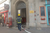 Požar u centru Beograda! Vatra izbila u stanu starije gospođe, vatrogasce pozvala komšinica iz susedne ulice (FOTO)