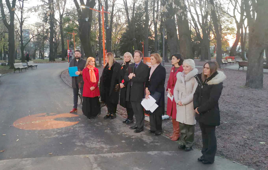 Izložba o bezbednosti žena otvorena na Kalemegdanu! Evo kako izgleda park u kome se žene mogu osećati sigurno! (FOTO)