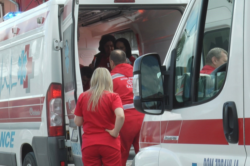 Saobraćajka u Ripnju: Sudarili se autobus i kamion, povređene tri osobe!