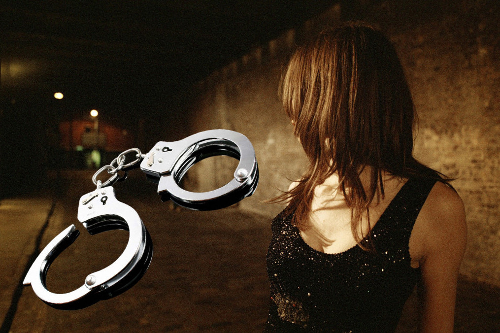 Novčana kazna za policajku prostitutku: U Prekršajnom sudu se branila ćutanjem
