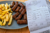 Cena ručka na Zlatiboru uzdrmala naciju: Srbi gledaju i ne veruju - koliko bi prema vašem mišljenju ovo trebalo da košta? (FOTO)