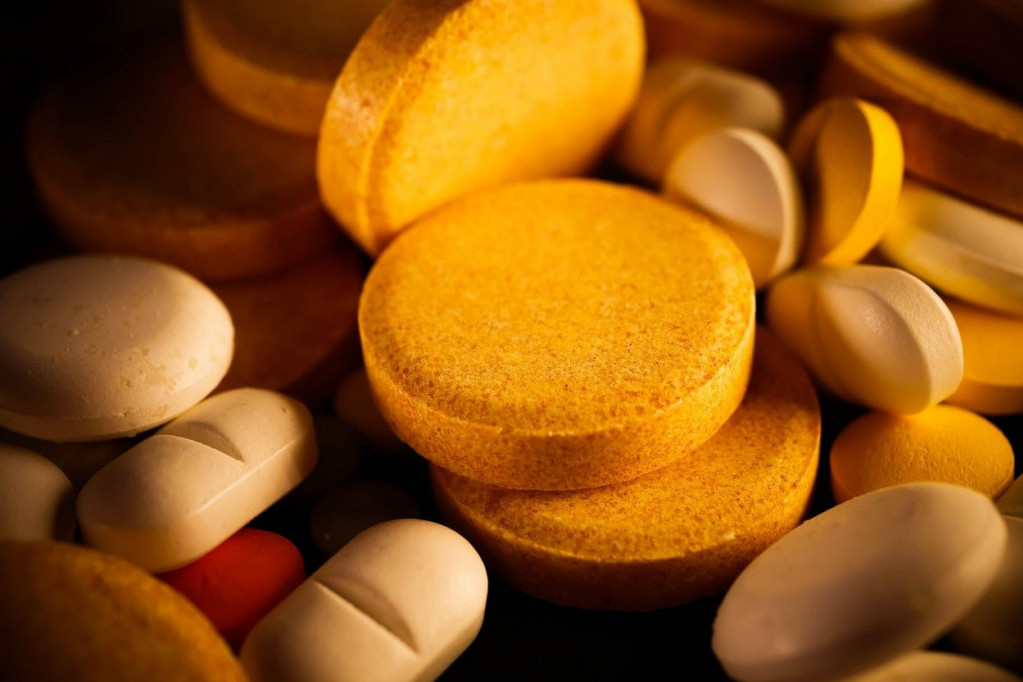 Horor na Cvetkovoj pijaci! Prodaju lekove na crno: Može na tabletu ili na gram