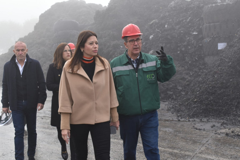 Ministarka Vujović obišla fabriku za reciklažu otpadnih guma: Država nastavlja da podstiče reciklažnu industriju