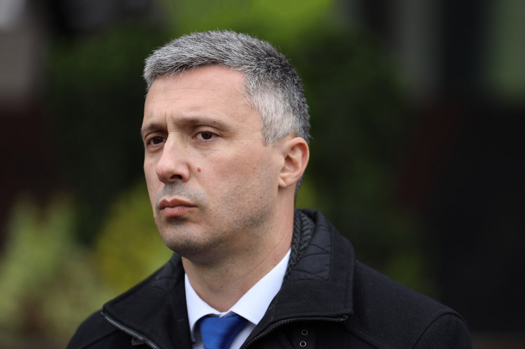 Boško Obradović podneo ostavku na mesto predsednika stranke "Dveri"