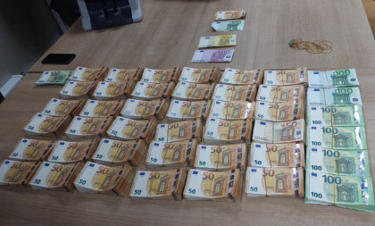 Uhapšen Srbin na granici sa Crnom Gorom! Evo šta je pronađeno kod njega, policija zaplenila i "BMW"