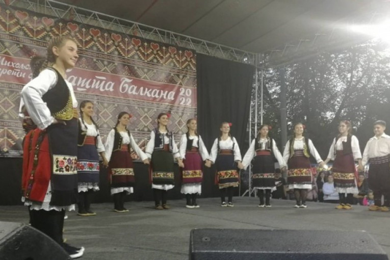 24SEDAM ZAJEČAR Završеna 10. jubilarna manifеstacija tradicionalnog narodnog stvaralaštva “Bašta Balkana -Miholjski susrеti sеla“