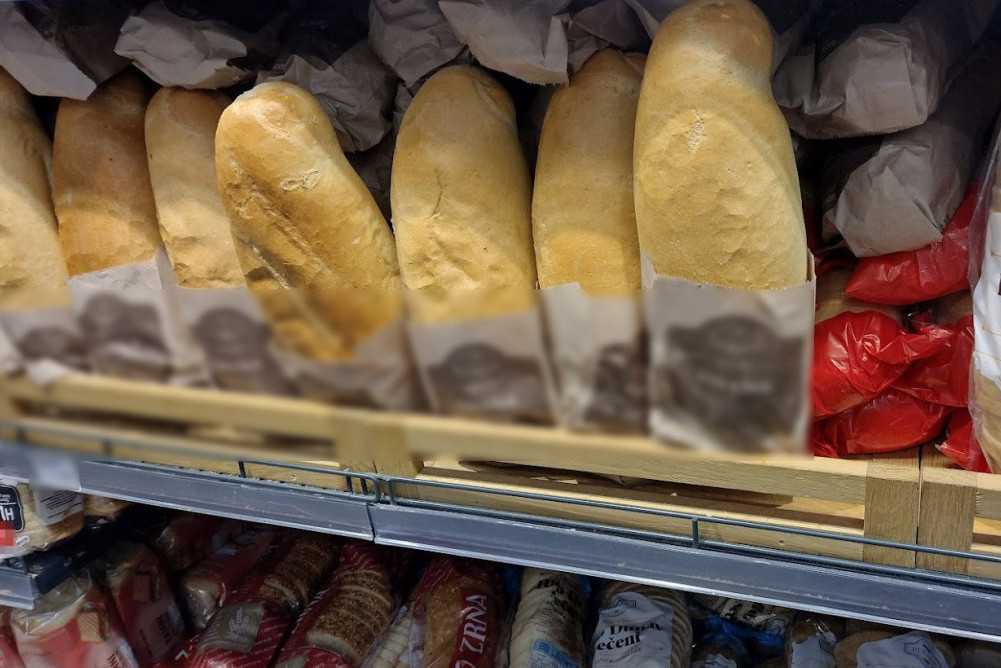 Cena narodnog hleba ostaje ista, Vlada produžila uredbu