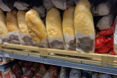 Cena hleba zamrznuta, pekarima još 42.000 tona brašna
