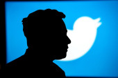 Tviter sutra počinje naplatu servisa "Tviter blu": Ko ima ajfon plaćaće više