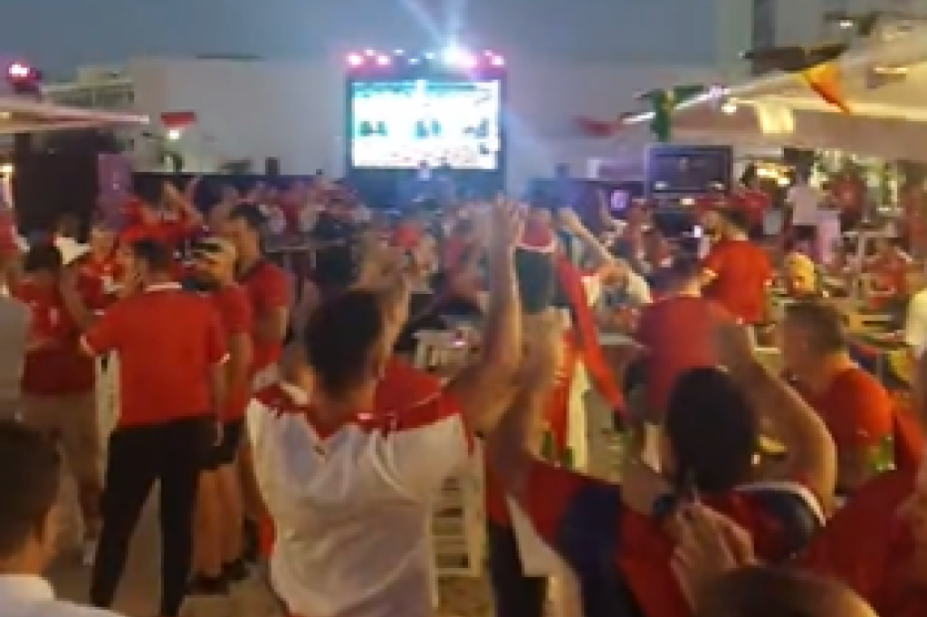 Dohom se ori narodnjačka "hitčina"! Srpski navijači u euforiji čekaju duel sa Švajcarskom (VIDEO)