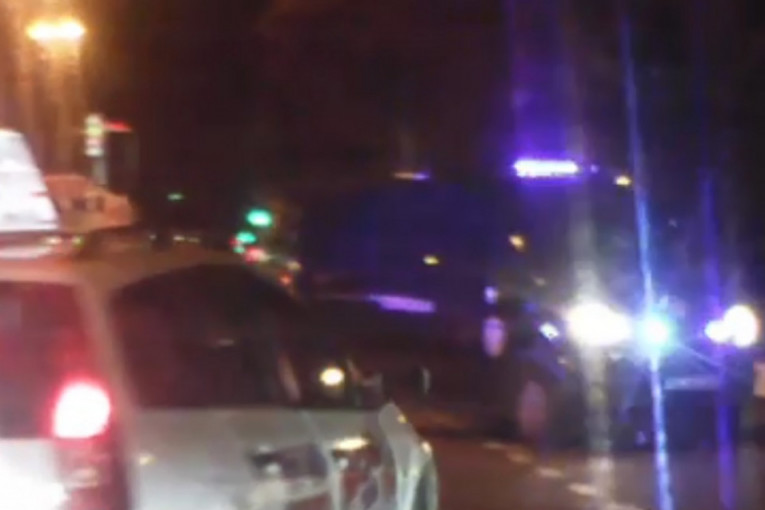 Ovako je izgledala sinoćna potera u Novom Sadu: Vozač "audija" pokušao da izbegne policiju na mostu, ali nije daleko dogurao! (VIDEO)