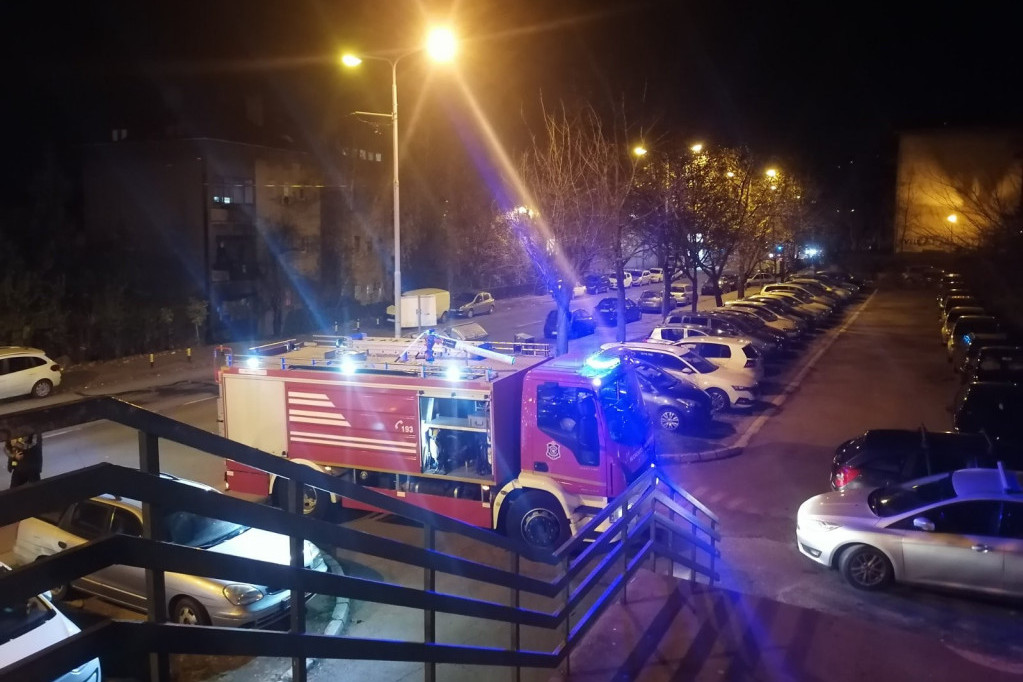 Potraga za piromanom: Spalio "minija", plamen zahvatio još dva vozila (VIDEO)