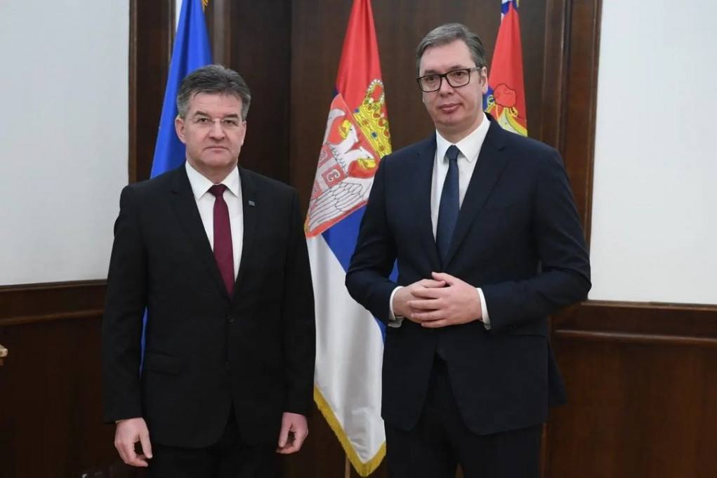 Vučić se oglasio posle sastanka sa Lajčakom
