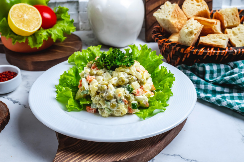 Recept dana: Posna ruska salata - zvezda među slavskim salatama, preukusna čak i u posnoj varijanti, idealna za Svetog Nikolu