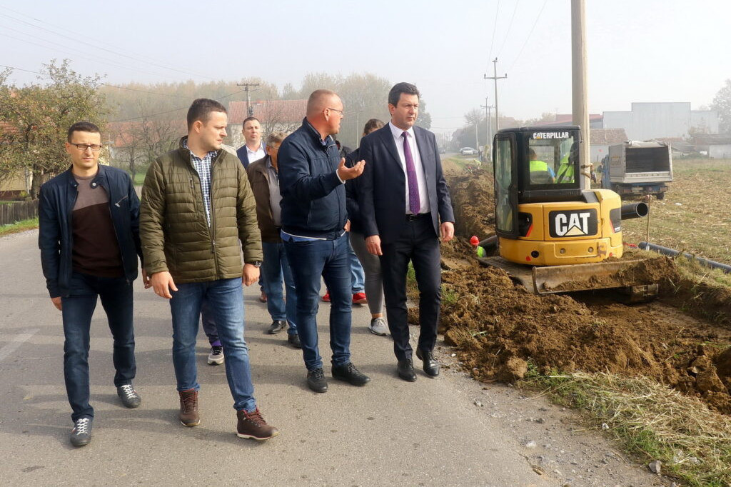 24SEDAM ŠABAC Pajić obišao radove na izgradnji vodovodne mreže