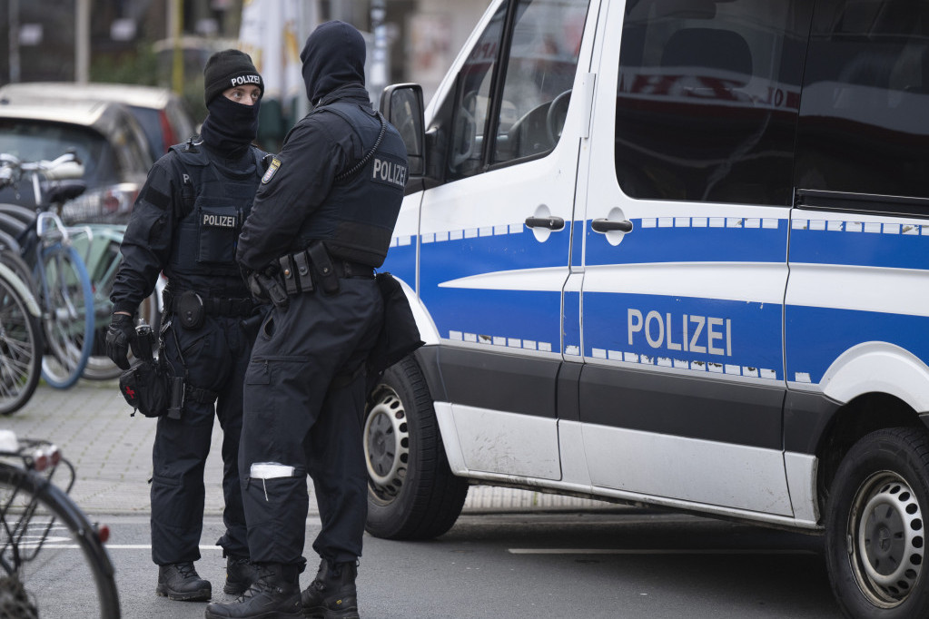 Policija pronašla arsenal oružja u stanu pripadnika "Građana Rajha" u Minhenu!