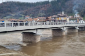 Da li će izdržati nabujali Lim: Visok vodostaj oštetio most u Šarampovu u Prijepolju (FOTO)