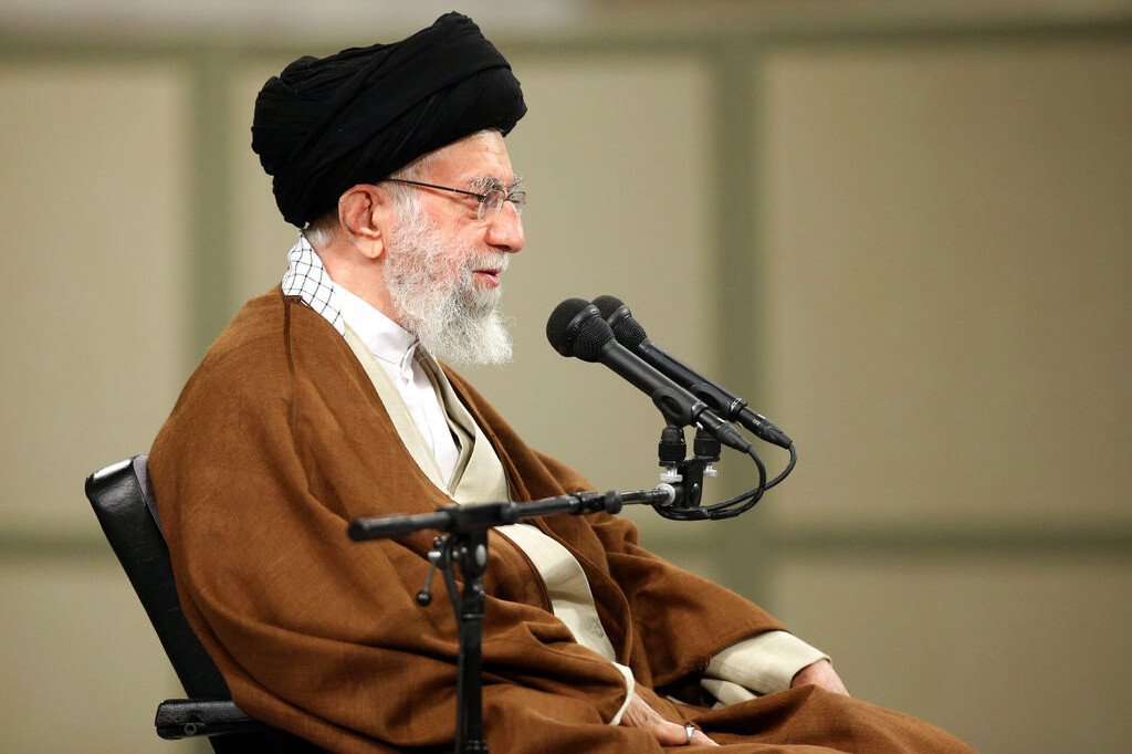 Ustala i sestra iranskog vođe Hamneija: Pozvala Revolucionarnu gardu da položi oružje