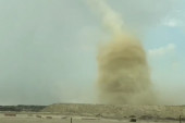 Tornado pogodio Katar: Prvi dan bez fudbala protekao burno (VIDEO)