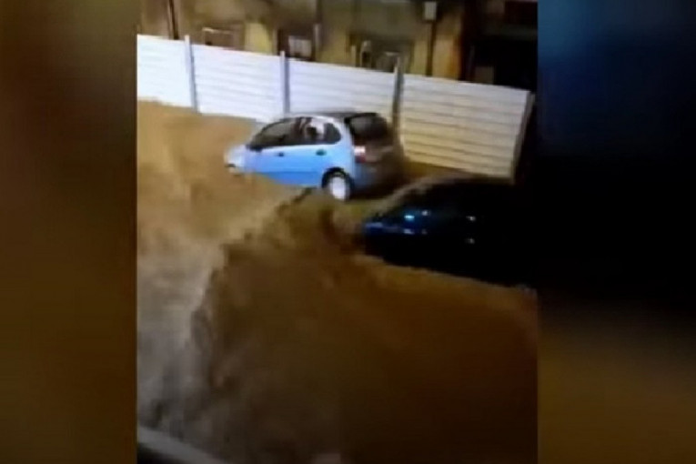 Apokalipsa na ulicama Lisabona! Bujice nose sve pred sobom, automobile skroz prekrila voda (VIDEO/FOTO)
