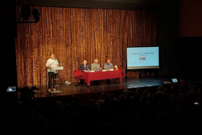 24SEDAM STARA PAZOVA Održan okrugli sto u Staroj Pazovi: "Vizija Vojske Srbije 2025. godine"