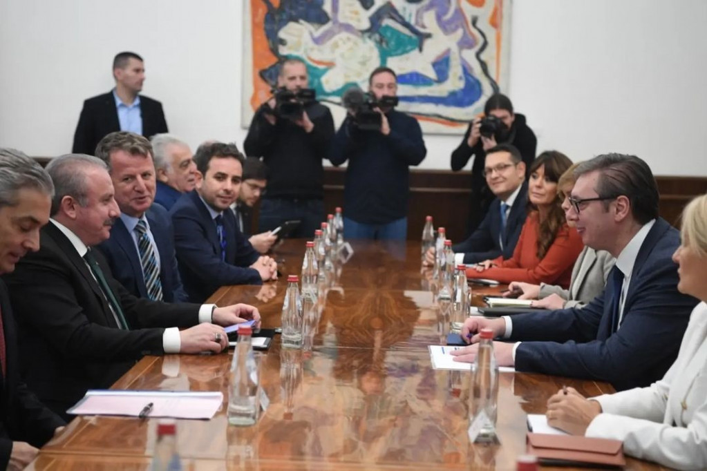 Vučić sa Šentropom o srpsko-turskim odnosima, energetskoj bezbednosti, investicijama, situaciji u regionu