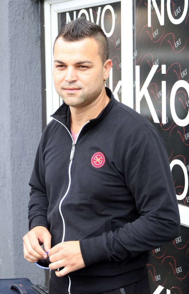 "Kaća Živković se najviše kockala!" Pevač obelodanio detalje turneje na koju je išao sa zvezdama "Granda"