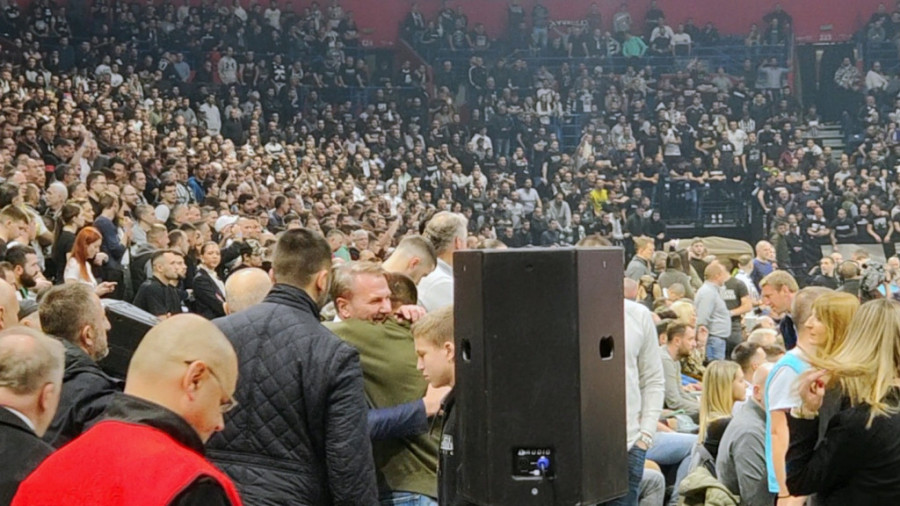 Arena is on fire! Mitrogol došao da bodri svoj Partizan, Grobari u ekstazi! (FOTO/VIDEO)