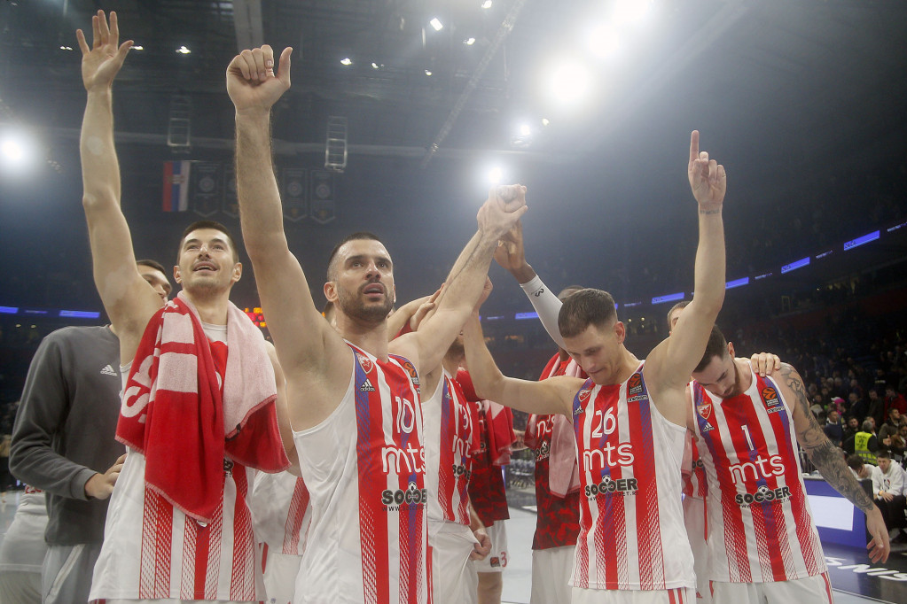 SD Crvena zvezda slavi košarkaše, Terzić im poručio: Ponosni smo na vaš rezultat i na to kako nas predstavljate u Evropi