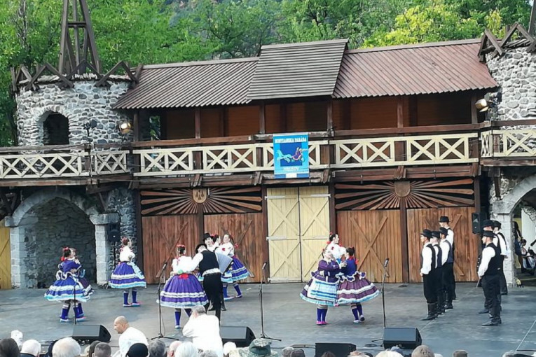 24SEDAM STARA PAZOVA Klasje nastupilo na festivalu u Slovačkoj