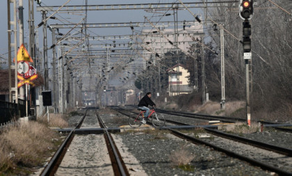 Obustavljen saobraćaj na brzoj pruzi zbog požara između Stare Pazove i Nove Pazove