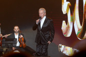 Miroslav Ilić održao spektakularni koncert u „Štark Areni”: Sa njim na sceni zapevao i on (FOTO)
