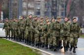 Od kasarne na Banjici do kuće vojvode Stepe Stepanovića: Kadeti sa Vojne akademije marširali 13 kilometara (FOTO)