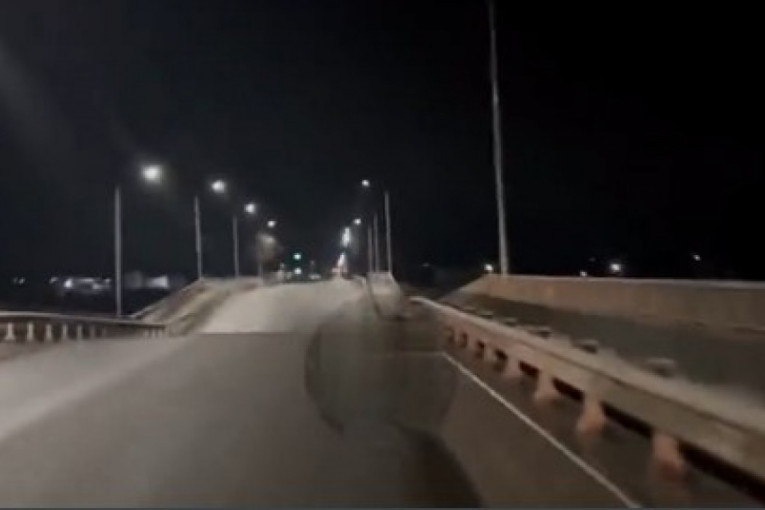 Ukrajina raznela most u Melitopolju: Objavljeni prvi snimci, Rusija kaže da je to teroristički napad (VIDEO)