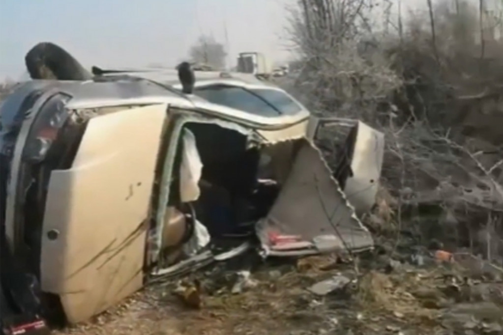Težak udes kod Leskovca: Poginula devojka, još troje mladih teško povređeno! Vozač izgubio kontrolu, prevrnuli se nekoliko puta?!